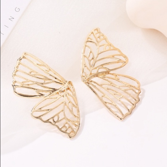 “Monarch Queen” Butterfly Unique Statement Earring - Picture 5 of 12